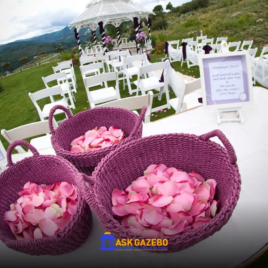 add baskets to decor your gazebo for wedding